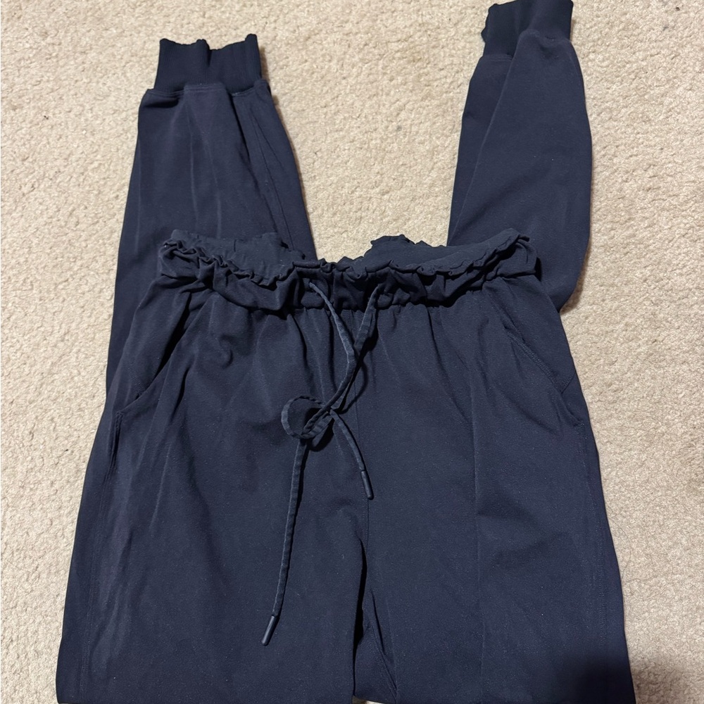 Lululemon black joggers